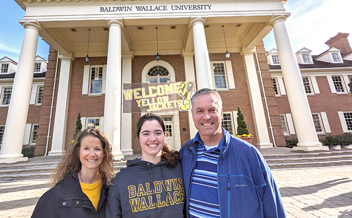 photo of the Niezgoda family at BW Parent and Family Weekend